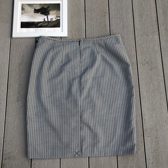 NWT CALVIN KLEIN pencil skirt, size 14. - Picture 7 of 9